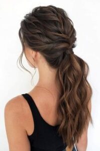 Ponytail with curls